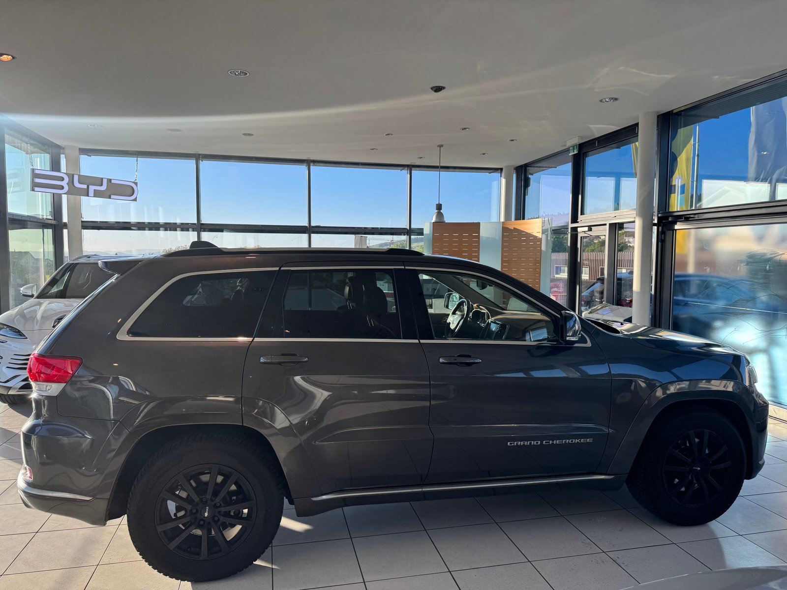 JEEP Grand Cherokee 3.0 CRD Summit Automatic, Diesel, Occasion / Utilisé, Automatique - 4