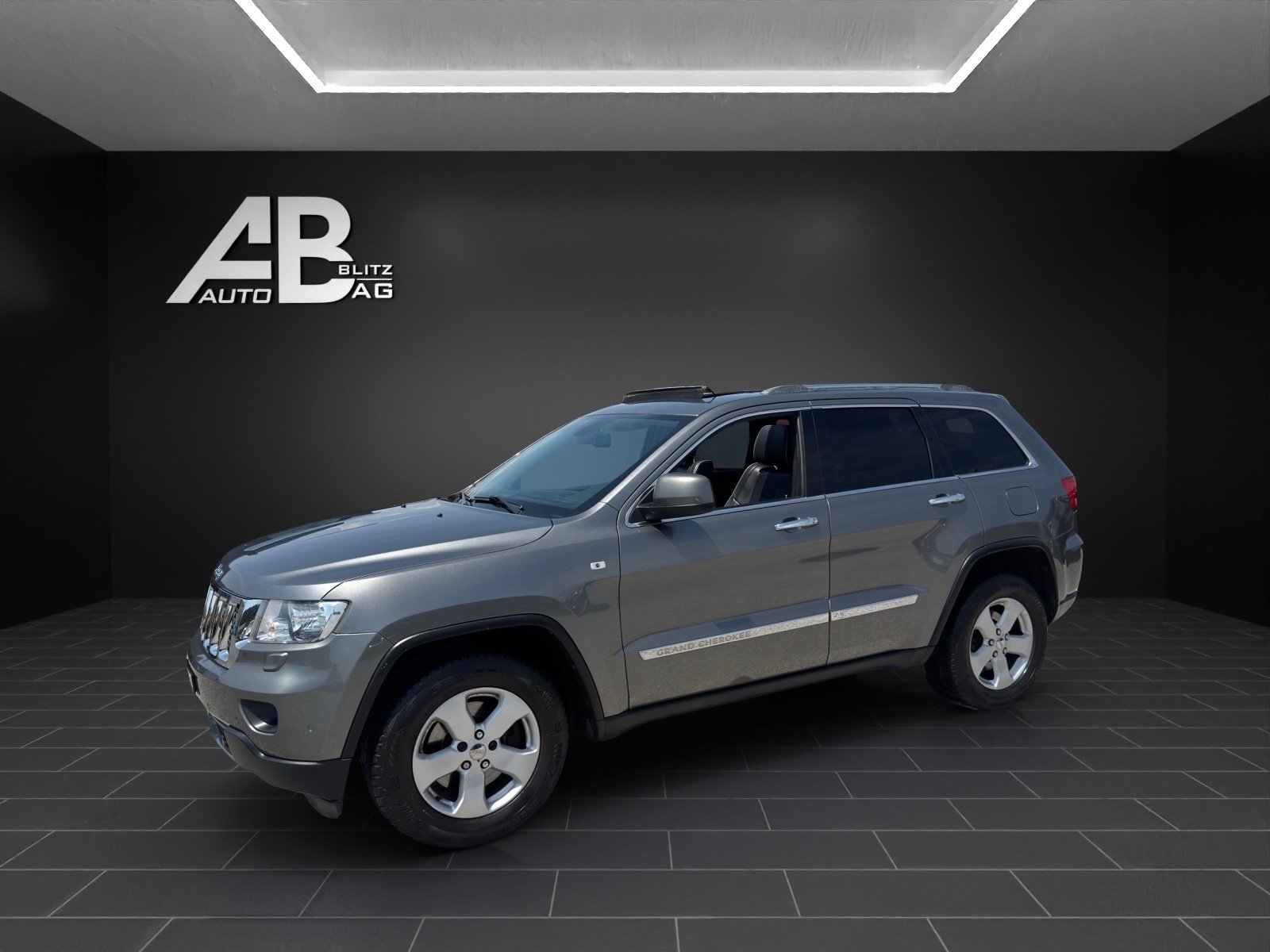 JEEP Grand Cherokee 3.6 V6 Overland Automatic mit 286 PS, Petrol, Second hand / Used, Automatic - 2