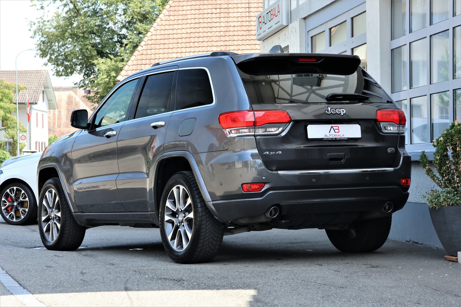 JEEP Grand Cherokee 3.0 CRD Overland Automatic, Diesel, Second hand / Used, Automatic - 3