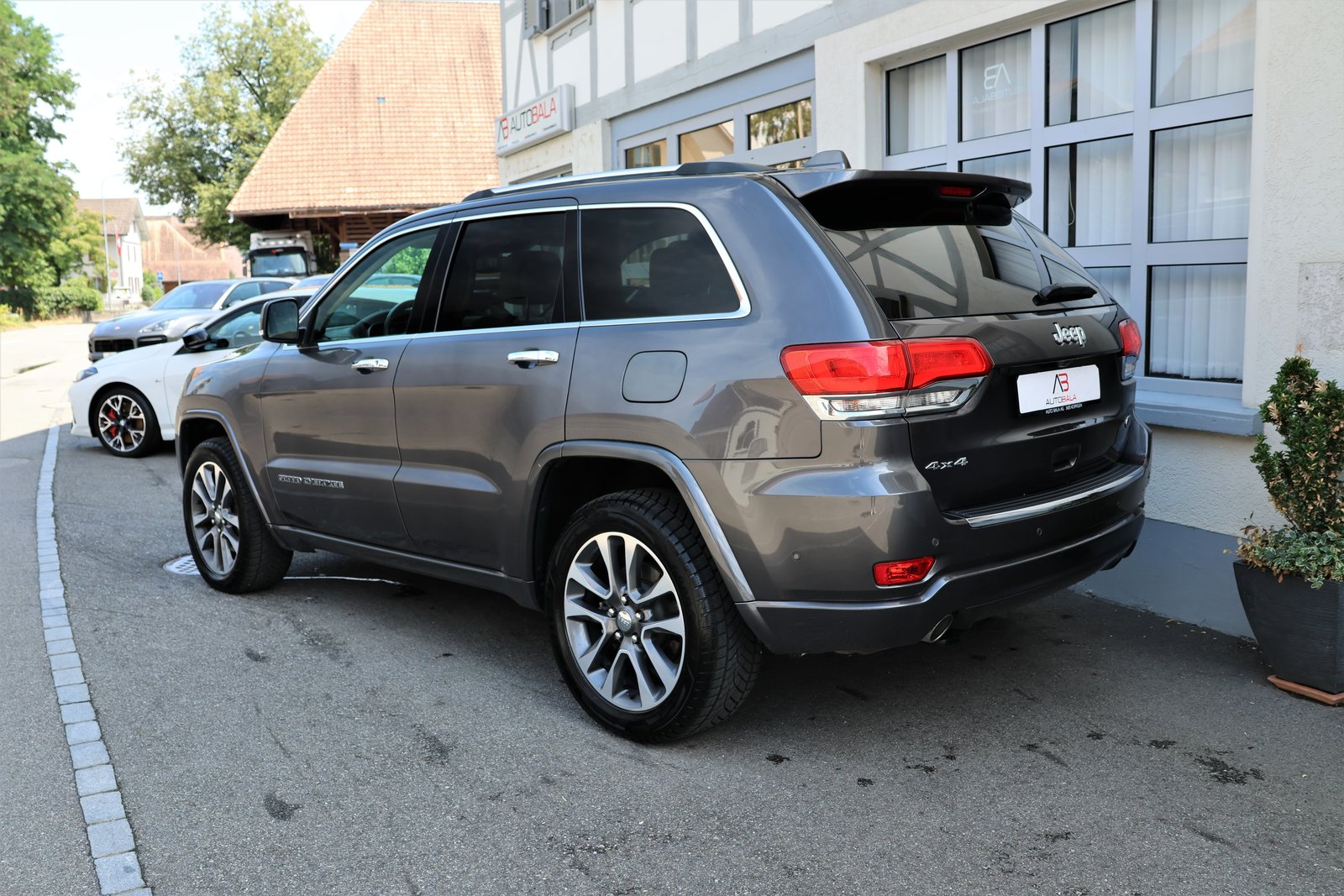 JEEP Grand Cherokee 3.0 CRD Overland Automatic, Diesel, Second hand / Used, Automatic - 7