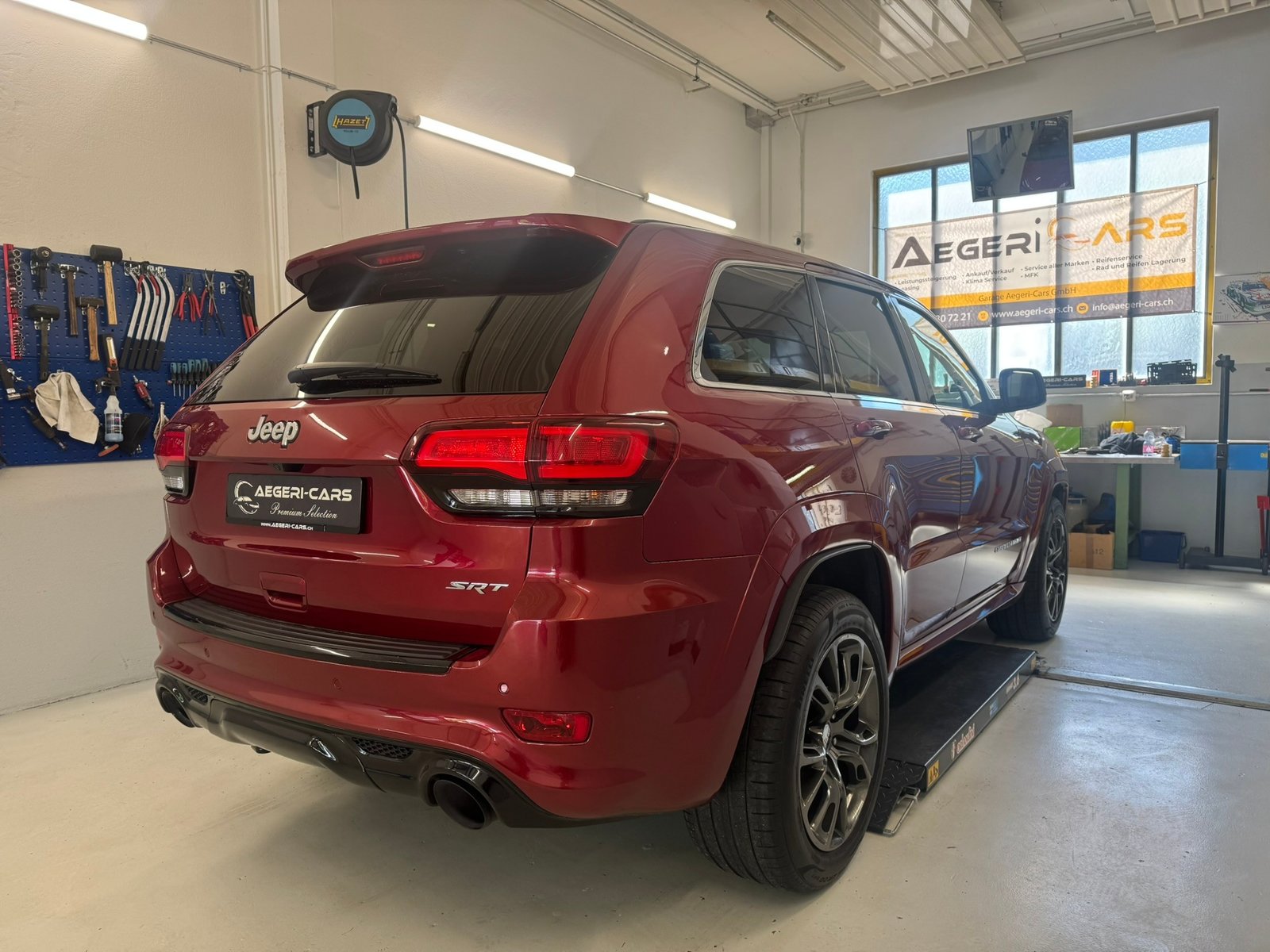 JEEP Grand Cherokee 6.4 V8 HEMI SRT8 Automatic, Benzin, Occasion / Gebraucht, Automatik - 4