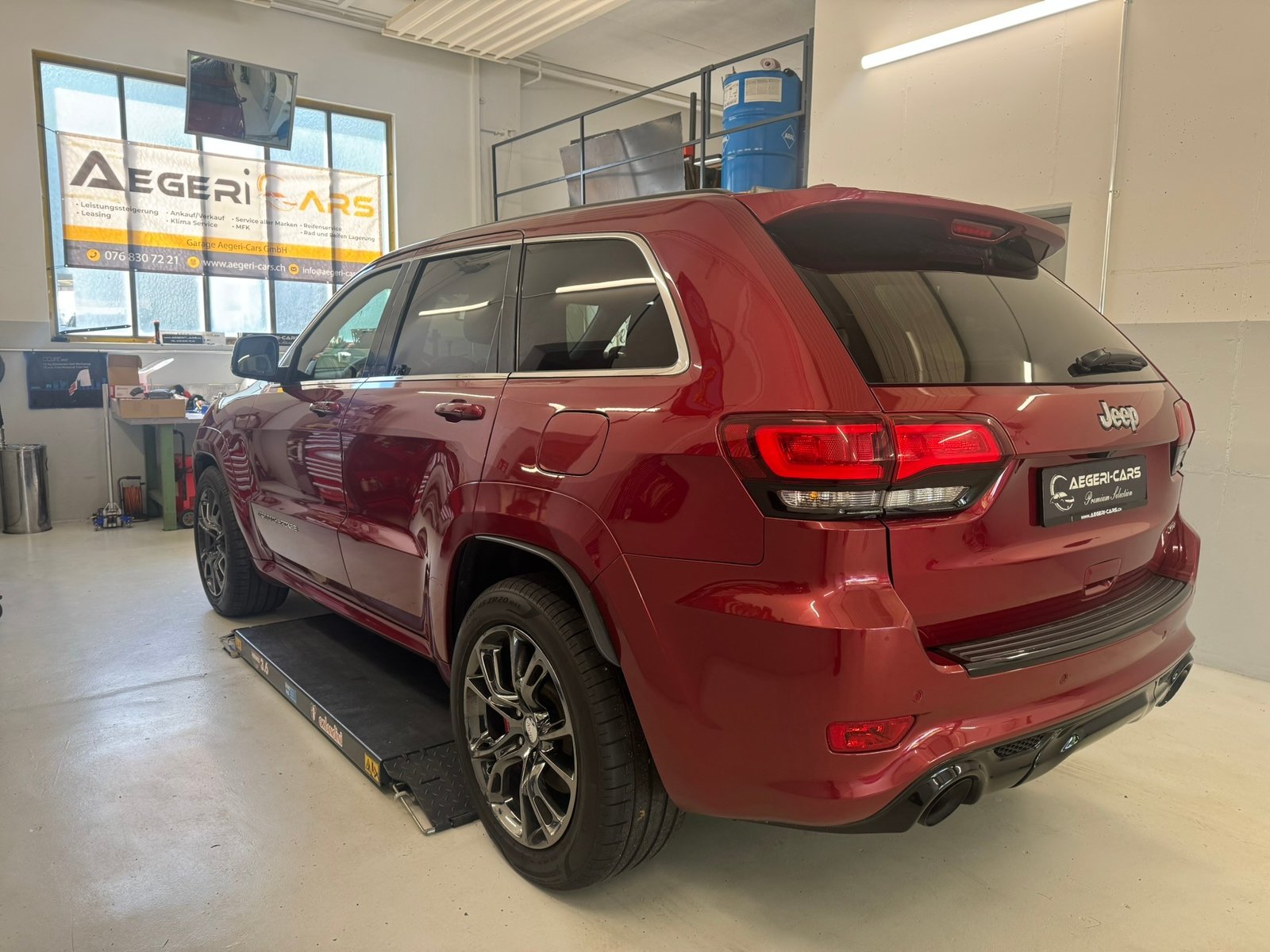 JEEP Grand Cherokee 6.4 V8 HEMI SRT8 Automatic, Benzin, Occasion / Gebraucht, Automatik - 6