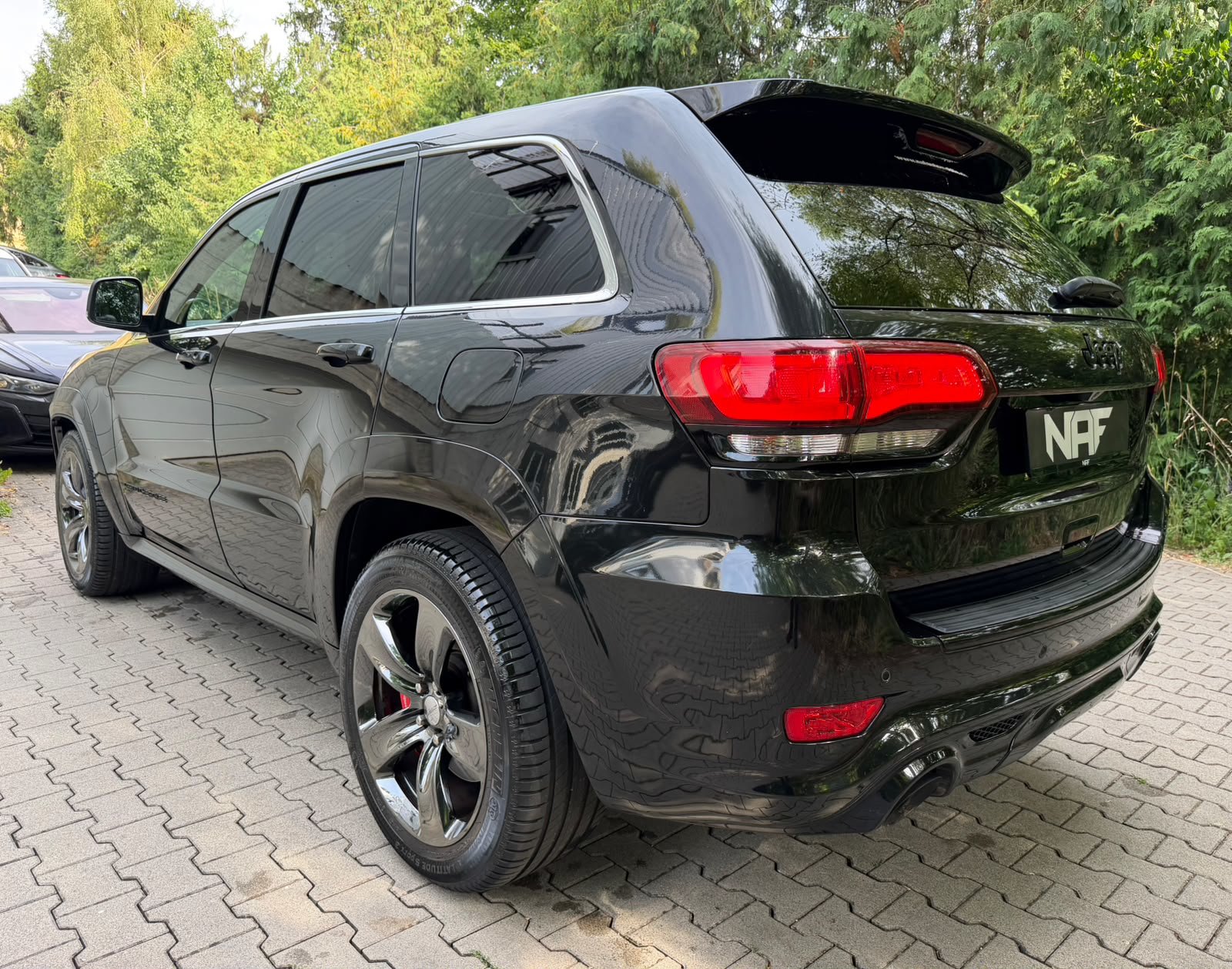 JEEP Grand Cherokee 6.4 V8 HEMI SRT8 Red Vapor Aut., Petrol, Second hand / Used, Automatic - 3