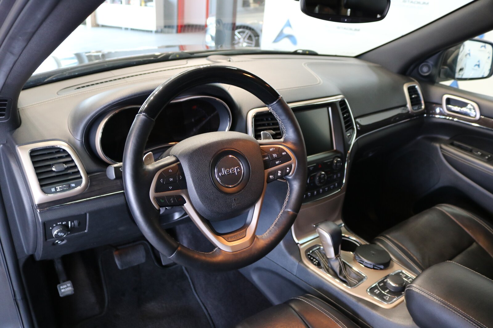 JEEP Grand Cherokee 3.0 CRD Overland Automatic, Diesel, Second hand / Used, Automatic - 3