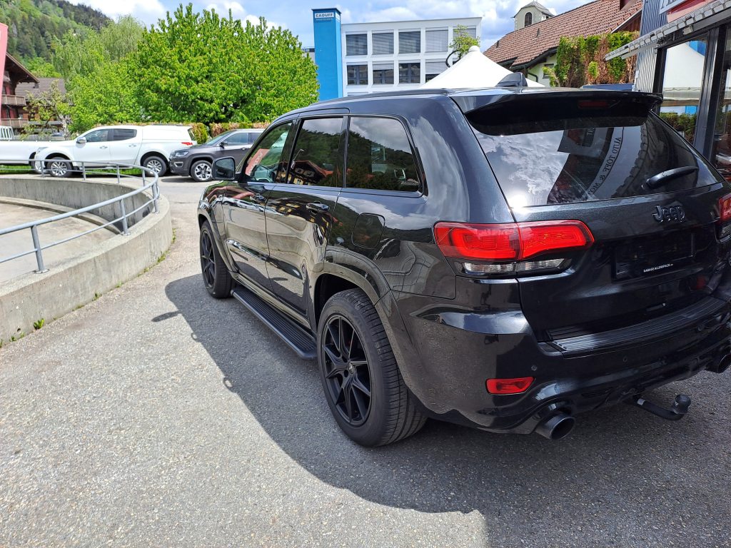 JEEP GRAND CHEROKEE 6.4 V8 HEMI SRT8, Benzin, Occasion / Gebraucht, Automatik - 6