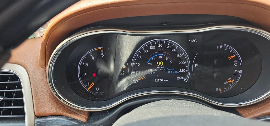 JEEP GRAND CHEROKEE 3.6 V6 Summit, Mild-Hybrid Petrol/Electric, Second hand / Used, Automatic - 3