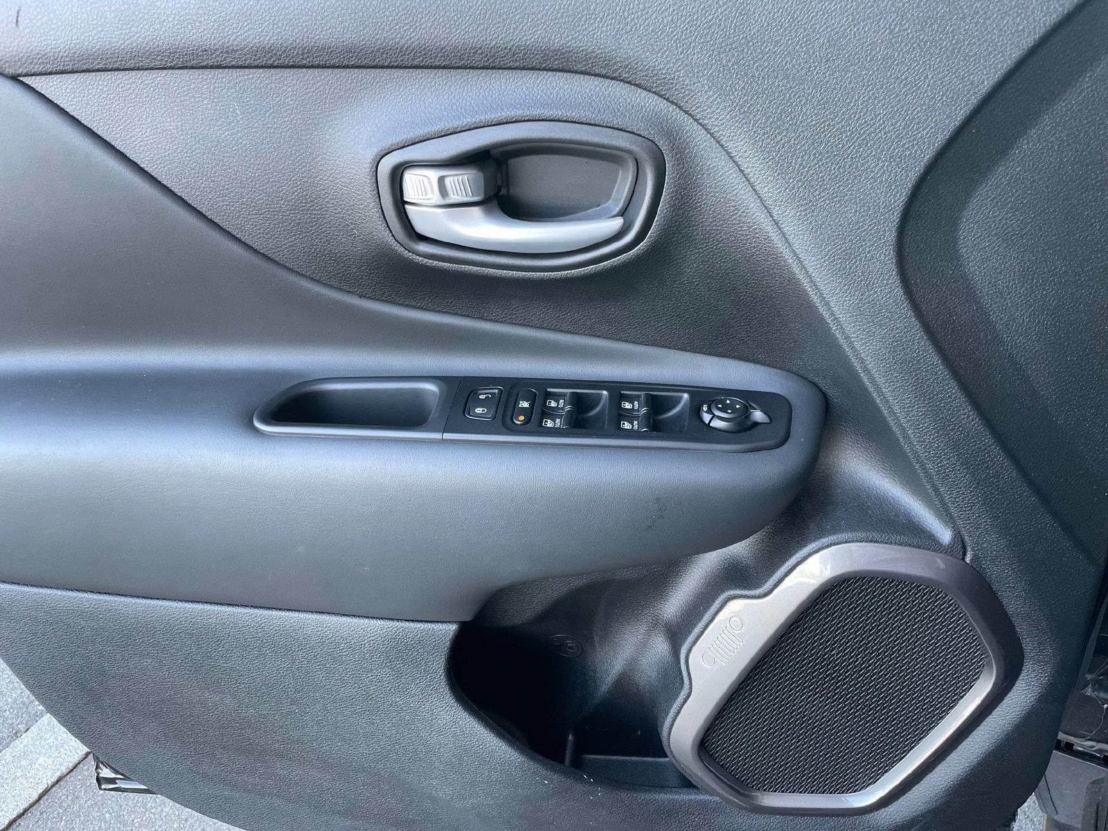 JEEP Renegade 1.5 Turbo Limited, Mild-Hybrid Petrol/Electric, New car, Automatic - 6
