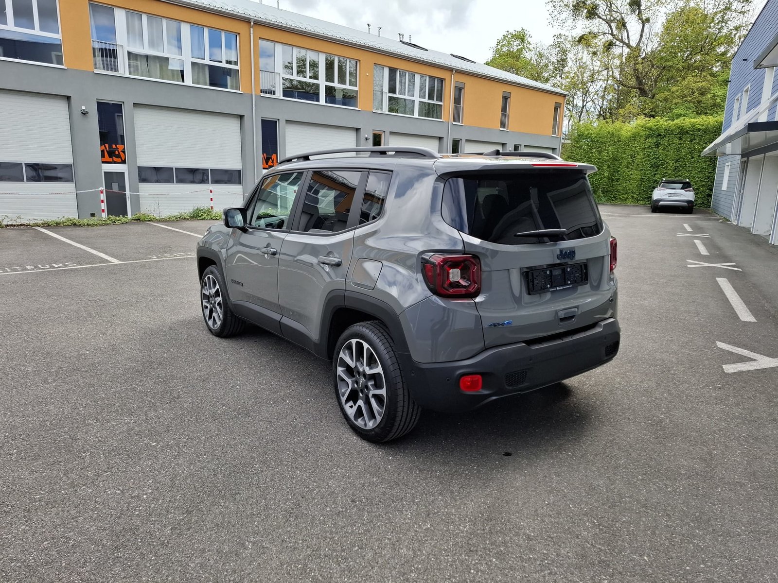 JEEP Renegade 1.3 T PHEV S Plus Sky AWD, Plug-in-Hybrid Benzin/Elektro, Occasion / Gebraucht, Automatik - 4