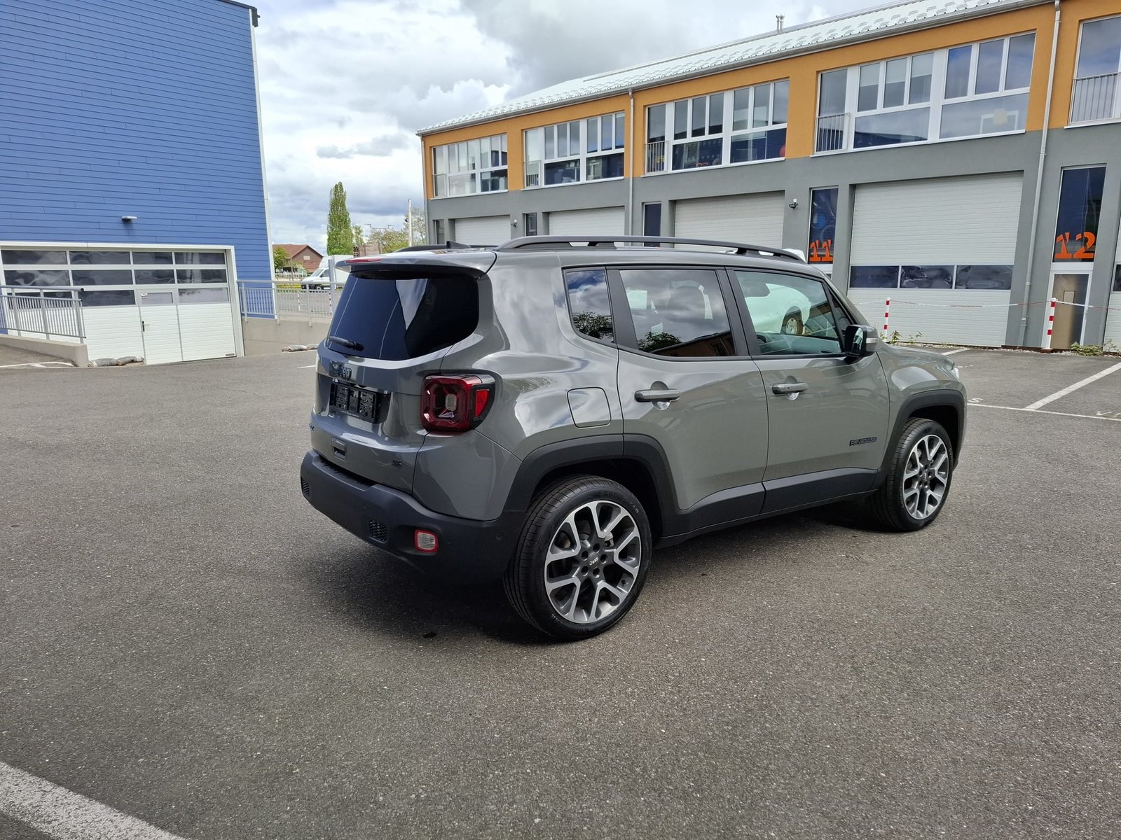 JEEP Renegade 1.3 T PHEV S Plus Sky AWD, Plug-in-Hybrid Benzin/Elektro, Occasion / Gebraucht, Automatik - 5