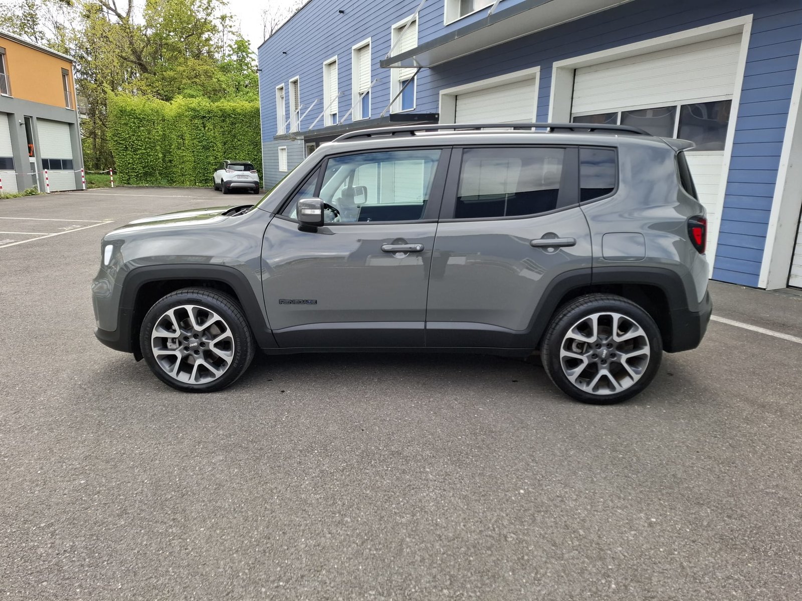 JEEP Renegade 1.3 T PHEV S Plus Sky AWD, Plug-in-Hybrid Benzin/Elektro, Occasion / Gebraucht, Automatik - 7