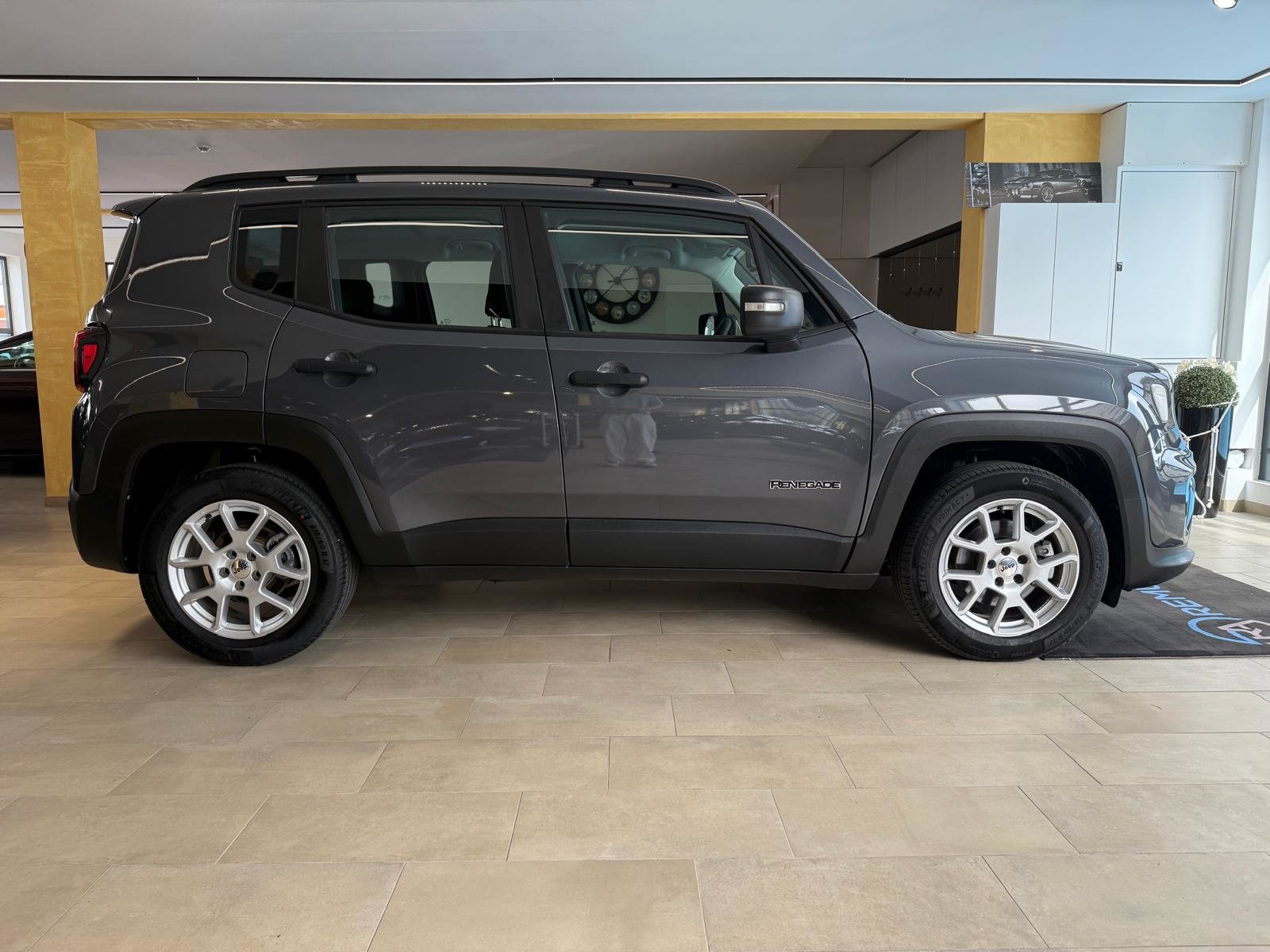 JEEP Renegade 1.5 MHEV Altitude T4, Mild-Hybrid Petrol/Electric, Second hand / Used, Automatic - 2