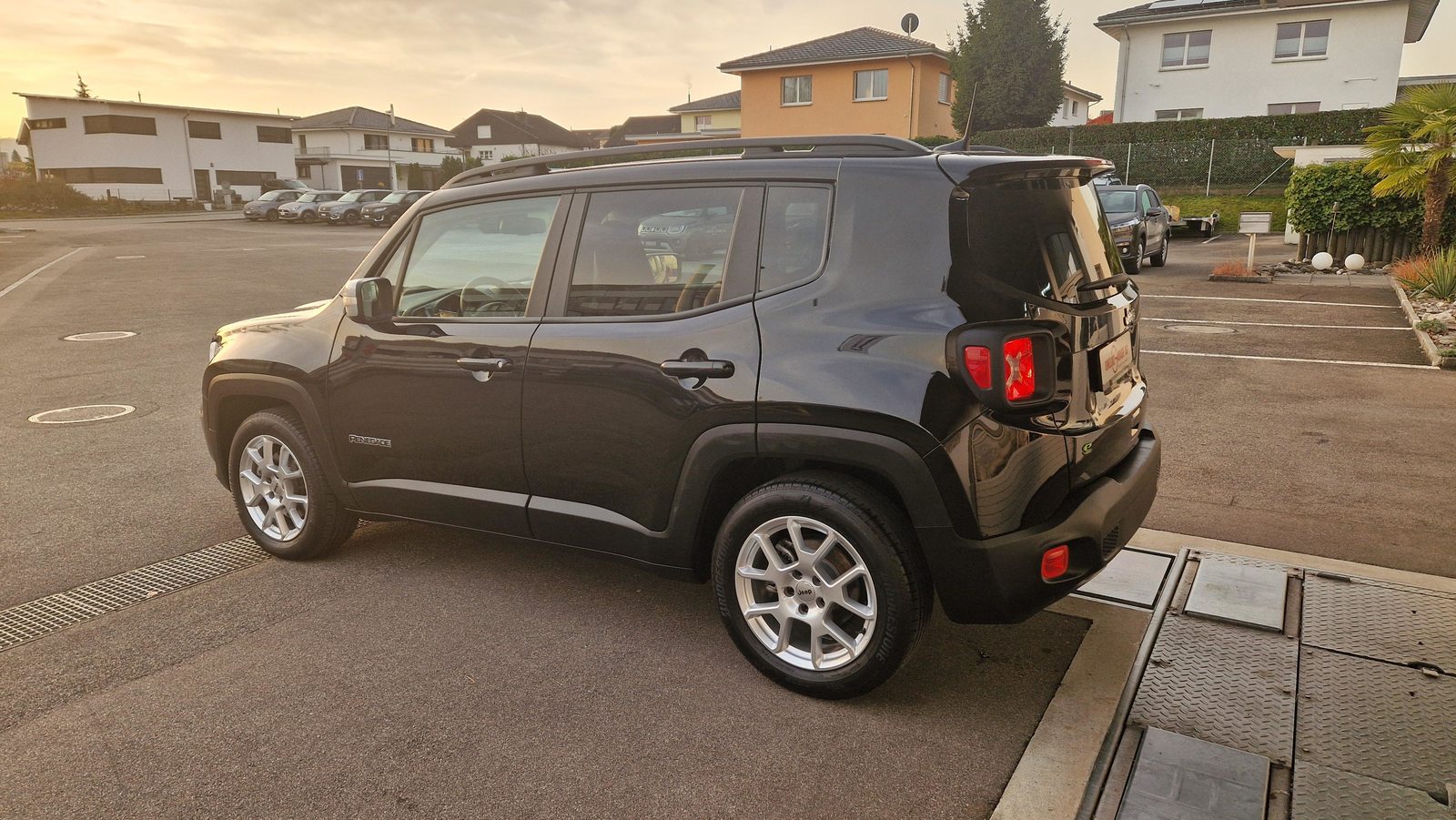 JEEP Renegade 1.5 Turbo Limited, Mild-Hybrid Petrol/Electric, Second hand / Used, Automatic - 3