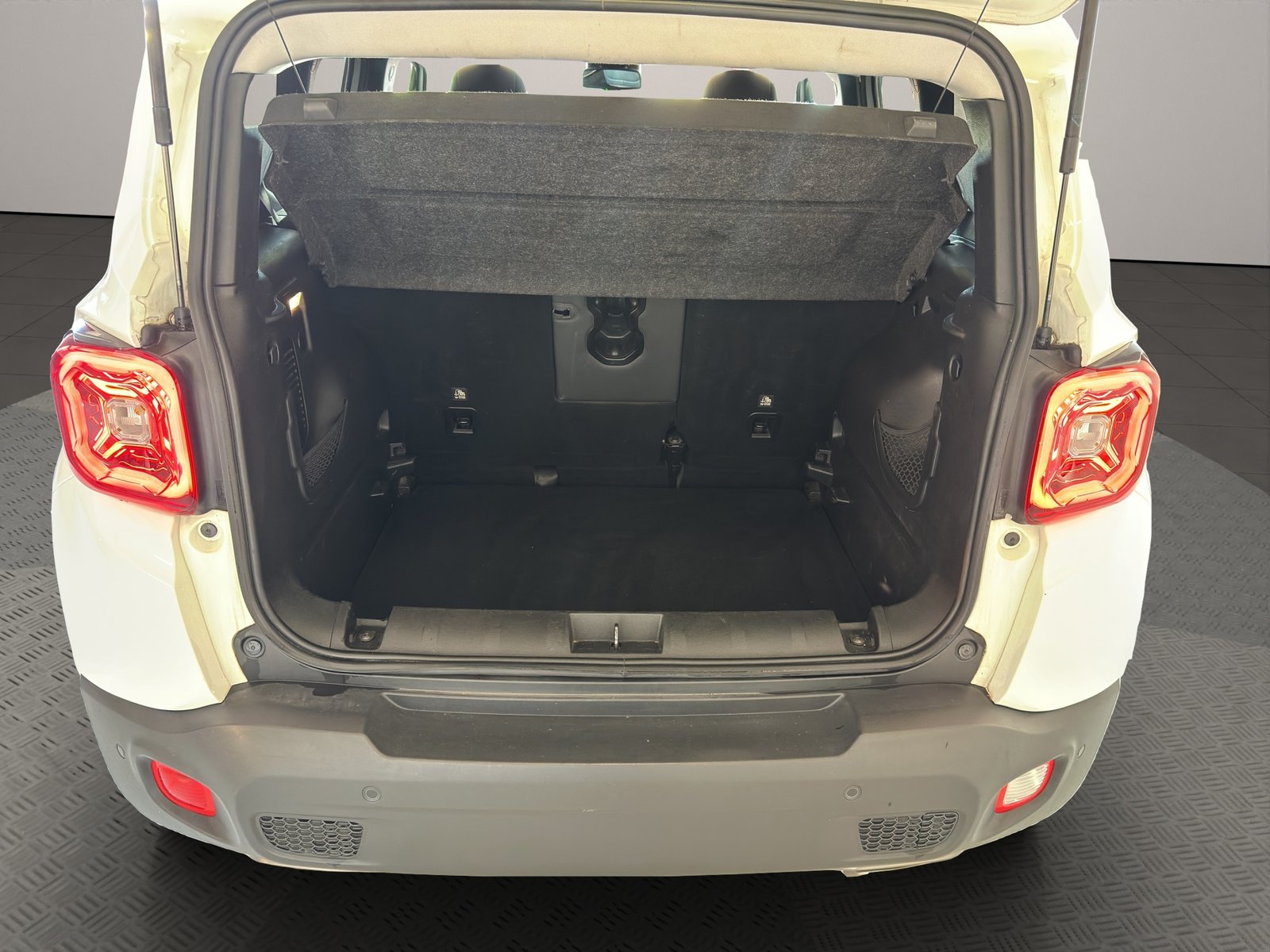 JEEP Renegade 1.3 Turbo Limited AWD, Essence, Occasion / Utilisé, Automatique - 7