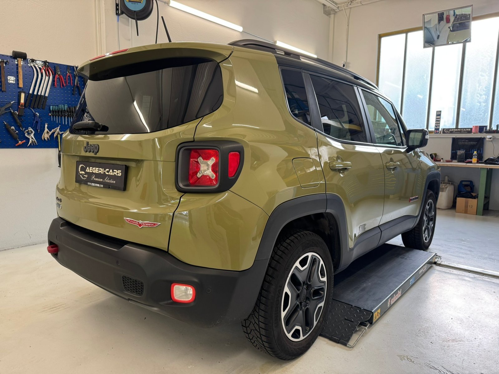 JEEP Renegade 2.0 CRD Trailhawk AWD + Low Range 9ATX, Diesel, Occasion / Gebraucht, Automatik - 4