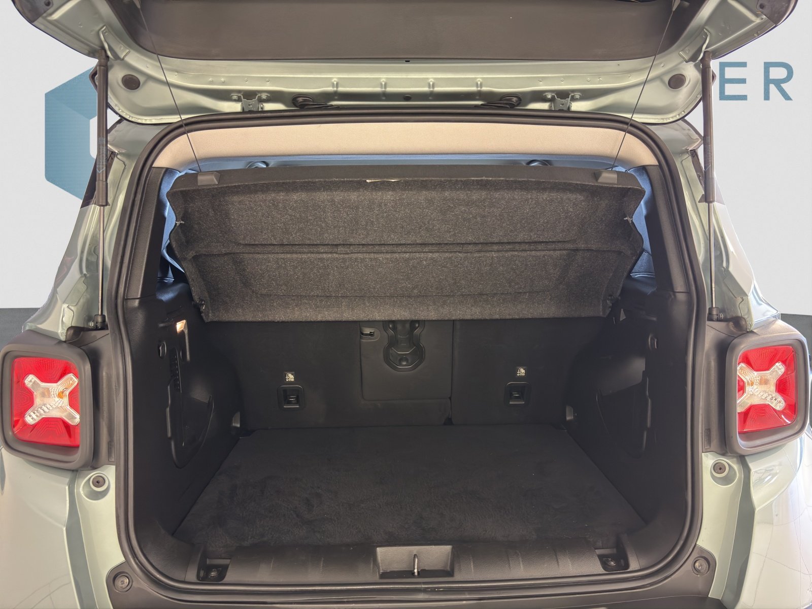JEEP RENEGADE 1.5 Turbo Sustainab, Mild-Hybrid Benzin/Elektro, Occasion / Gebraucht, Automatik - 7