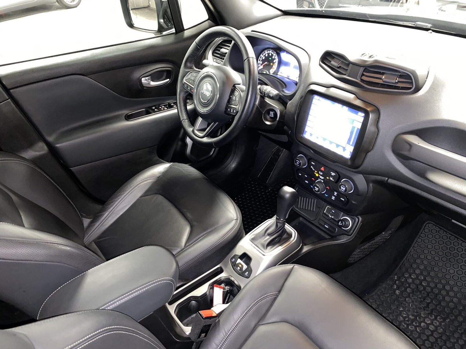 JEEP RENEGADE 1.3 Turbo S, Petrol, Second hand / Used, Automatic - 5