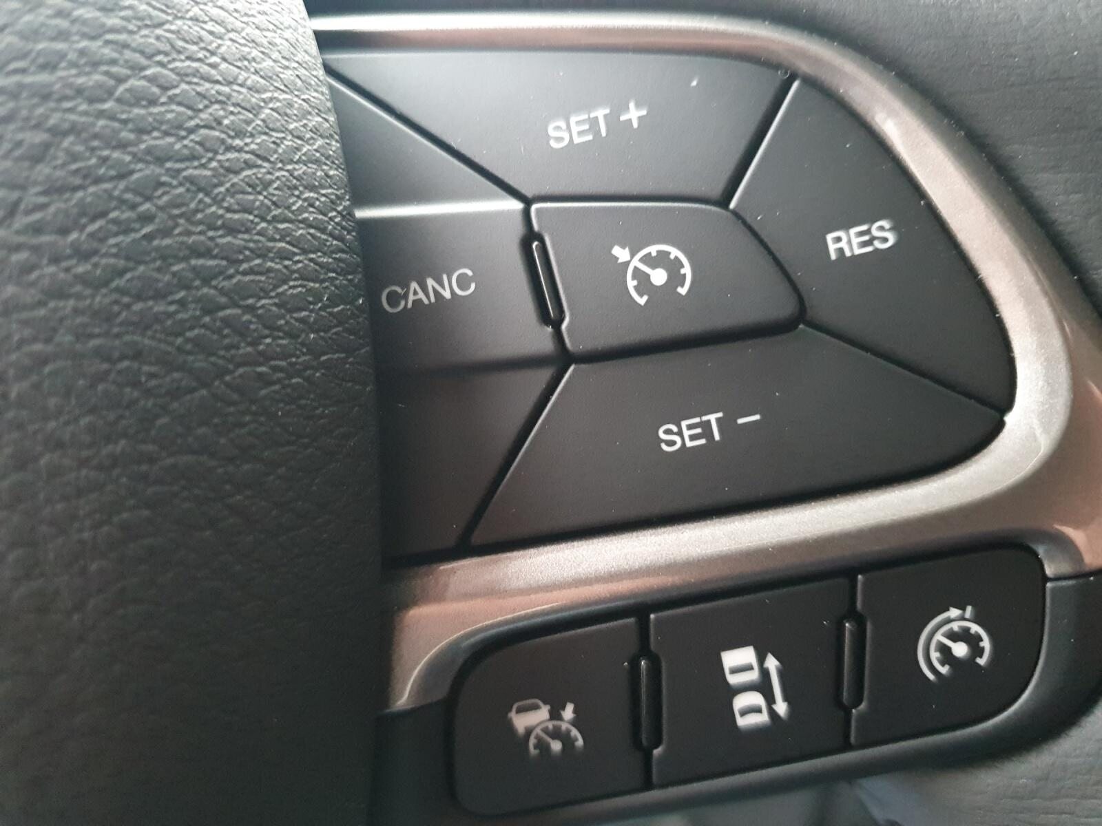 JEEP Renegade 1.5 Turbo Limited, Mild-Hybrid Benzin/Elektro, Occasion / Gebraucht, Automatik - 6