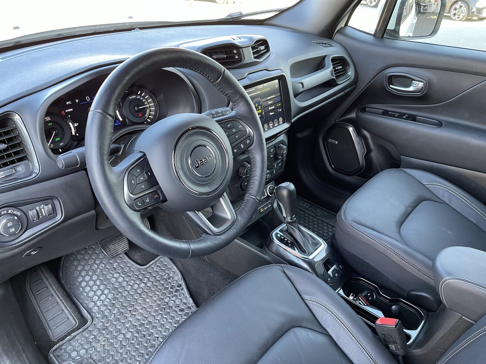 JEEP RENEGADE 1.3 Turbo PHEV 240, Plug-in-Hybrid Petrol/Electric, Second hand / Used, Automatic - 3