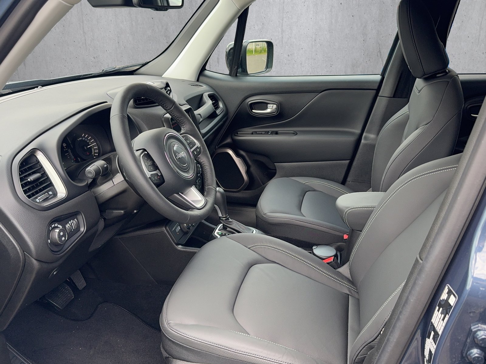 JEEP RENEGADE 4xe 1.3 190cv Swiss Limited Plus, Hybride Rechargeable Essence/Électricité, Voiture de démonstration, Automatique - 7