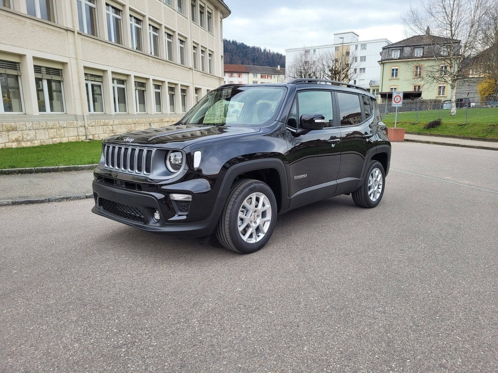 JEEP RENEGADE 4xe 1.3 190cv Swiss Limited, Full-Hybrid Petrol/Electric, Ex-demonstrator, Automatic