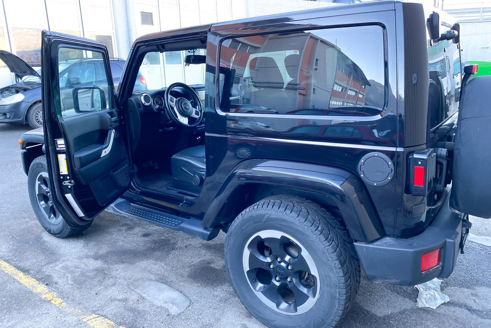 JEEP Wrangler 2.8 CRD Black Edition II, Diesel, Occasion / Utilisé, Automatique - 3