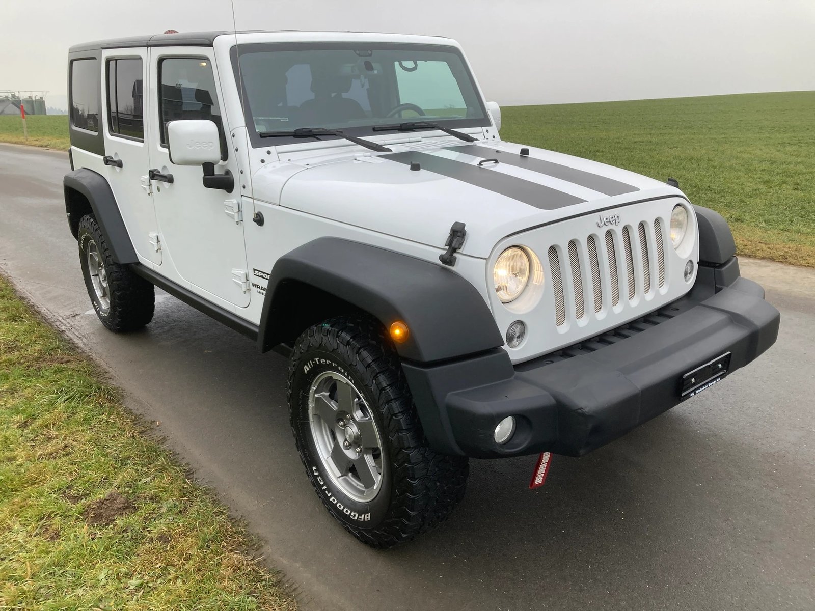 JEEP Wrangler 2.8CRD Unlimited Sport Automatic softtop, Diesel, Occasion / Utilisé, Automatique - 2
