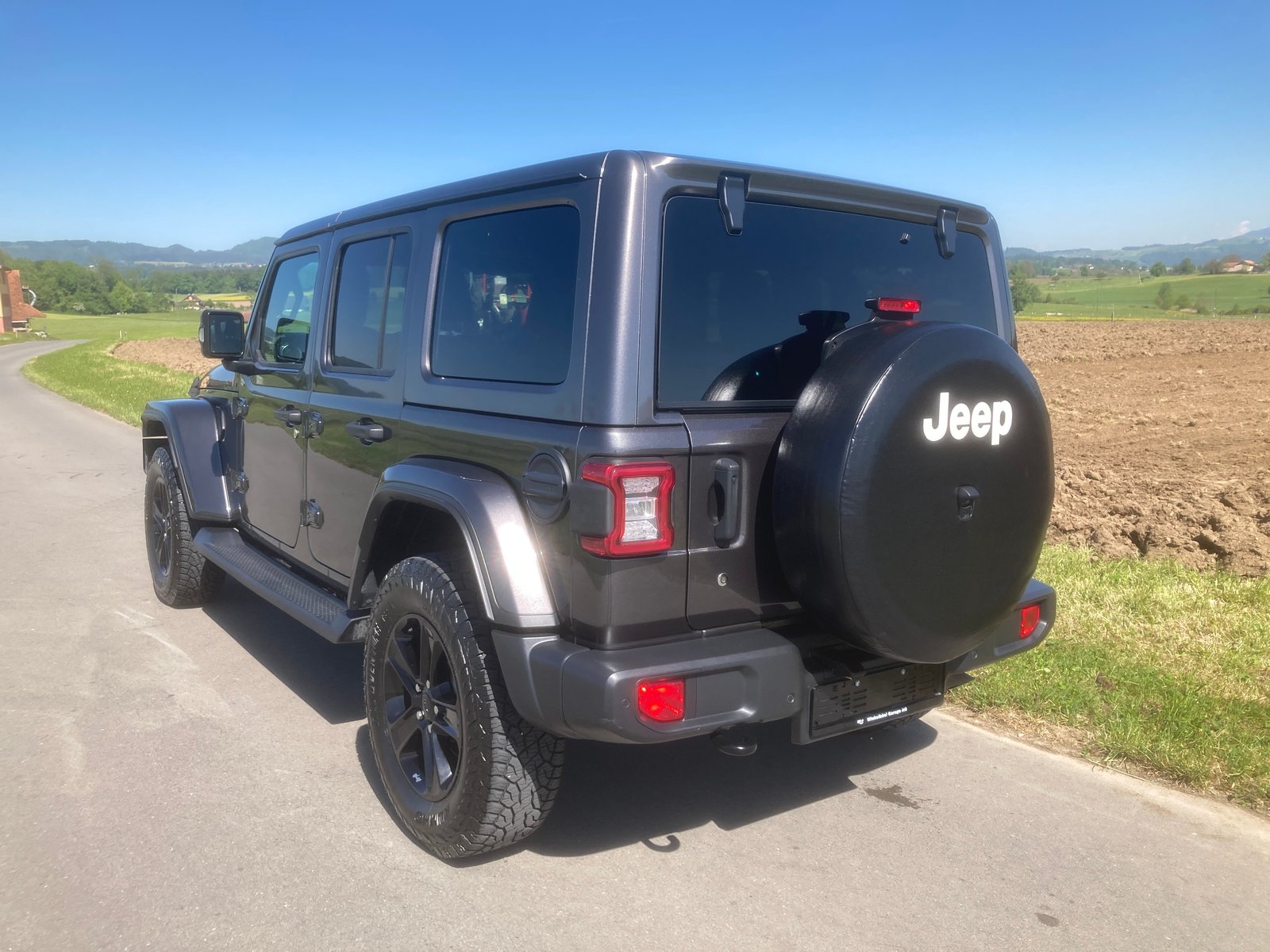 JEEP Wrangler 2.0 Unlimited Sahara Automatic, Petrol, Second hand / Used, Automatic - 4