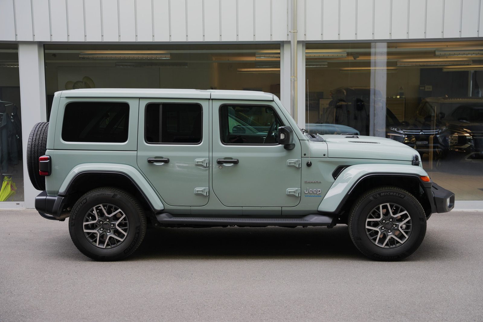 JEEP Wrangler 2.0 Turbo Sahara Unlimited 4xe, Plug-in-Hybrid Petrol/Electric, Second hand / Used, Automatic - 3