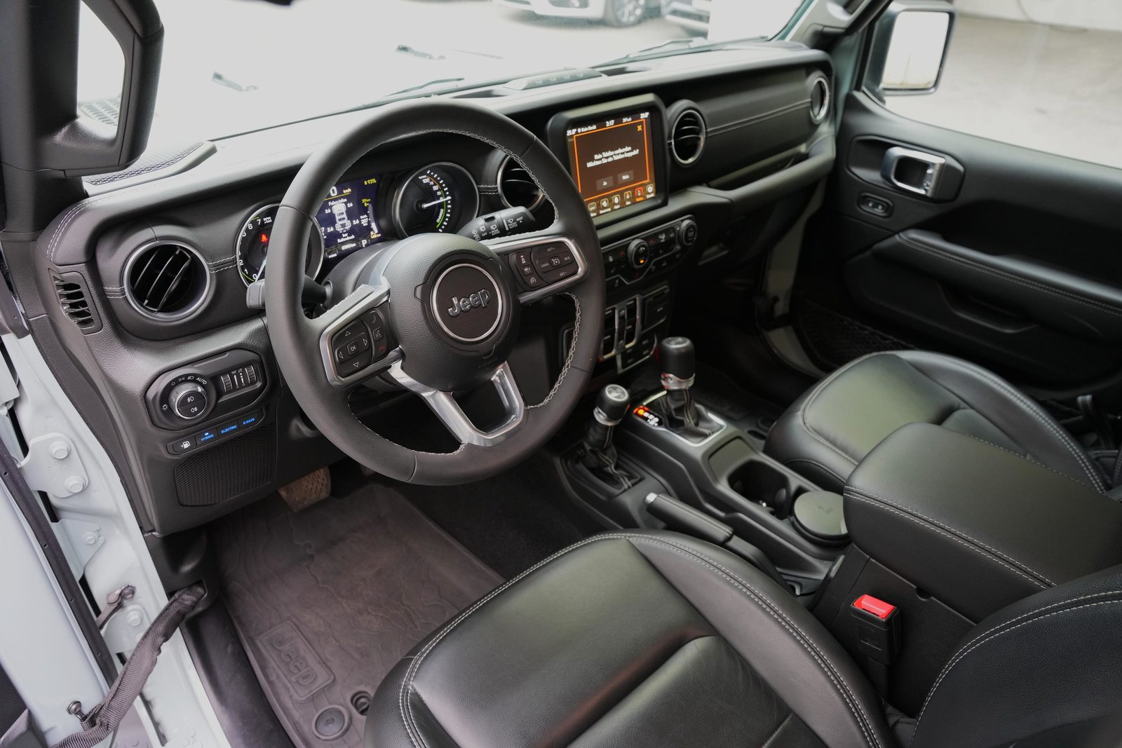 JEEP Wrangler 2.0 Turbo Sahara Unlimited 4xe, Plug-in-Hybrid Petrol/Electric, Second hand / Used, Automatic - 6