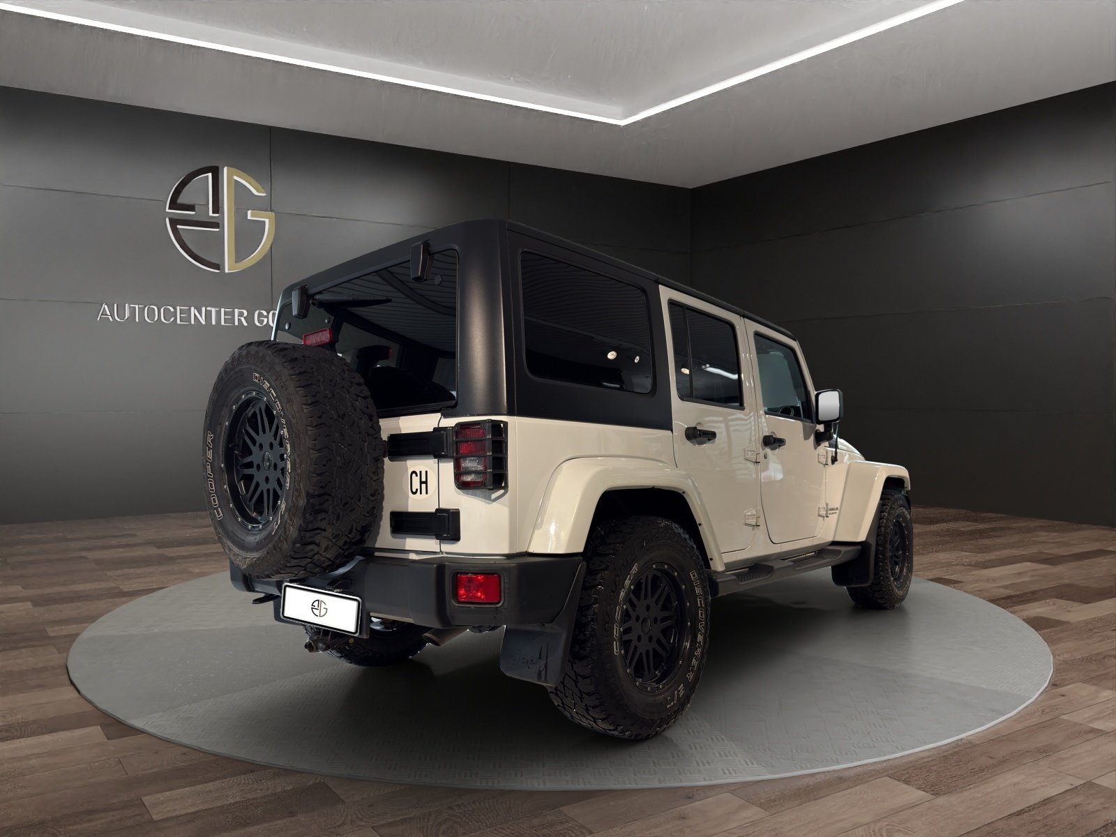 JEEP Wrangler 2.8CRD Unlimited Sahara X Automatic, Diesel, Occasion / Gebraucht, Automatik - 4