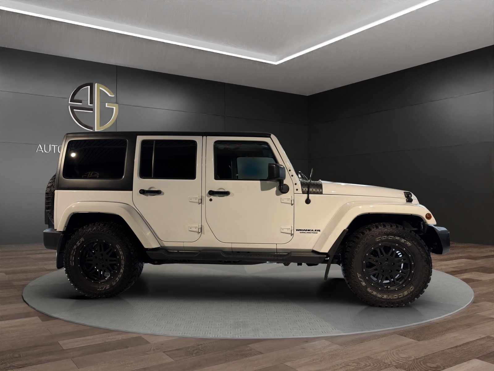 JEEP Wrangler 2.8CRD Unlimited Sahara X Automatic, Diesel, Occasion / Gebraucht, Automatik - 5
