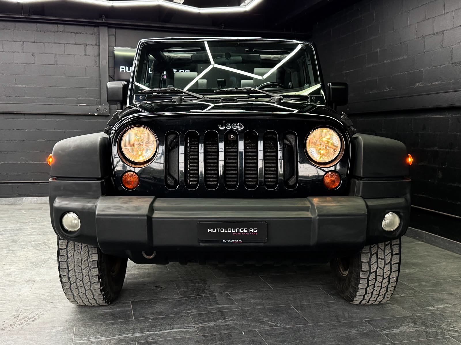 JEEP Wrangler 2.8 CRD Sport Automatic, Diesel, Occasion / Utilisé, Automatique - 3