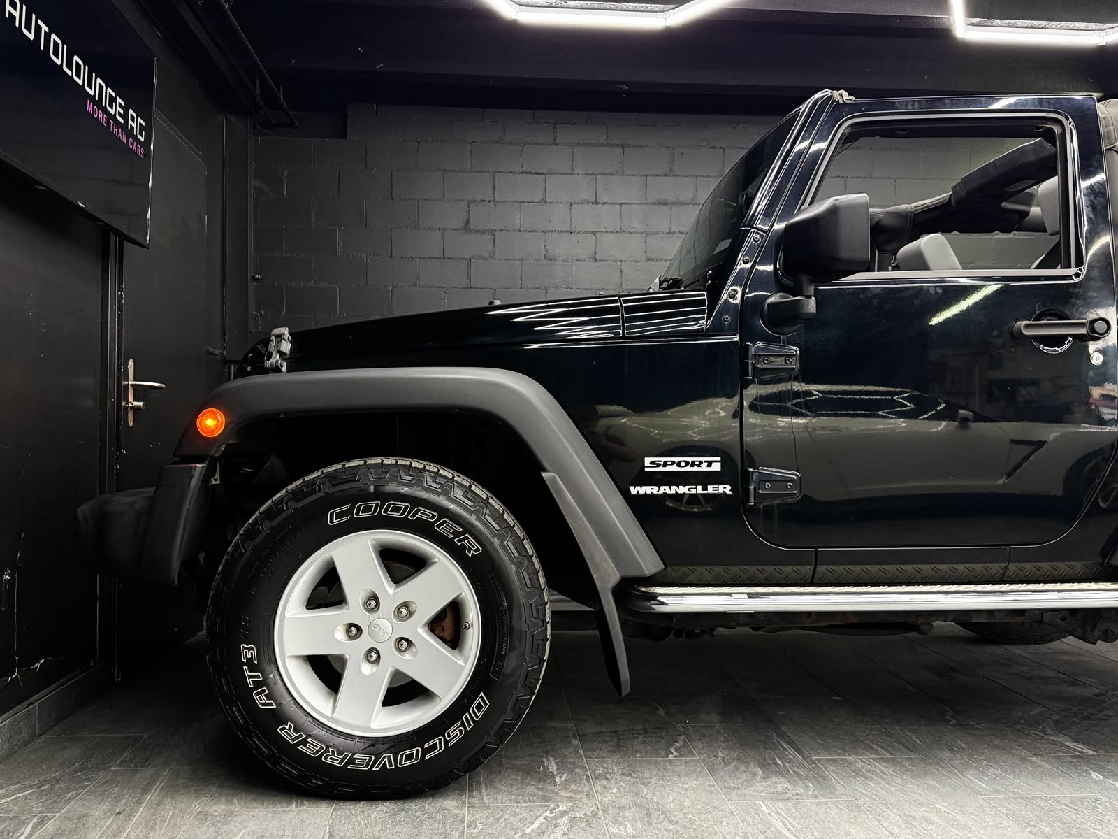 JEEP Wrangler 2.8 CRD Sport Automatic, Diesel, Occasion / Utilisé, Automatique - 5