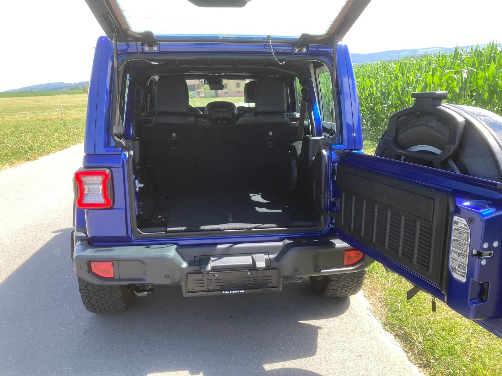 JEEP Wrangler 2.2MJ Unlimited Sahara Automatic, Diesel, Second hand / Used, Automatic - 5
