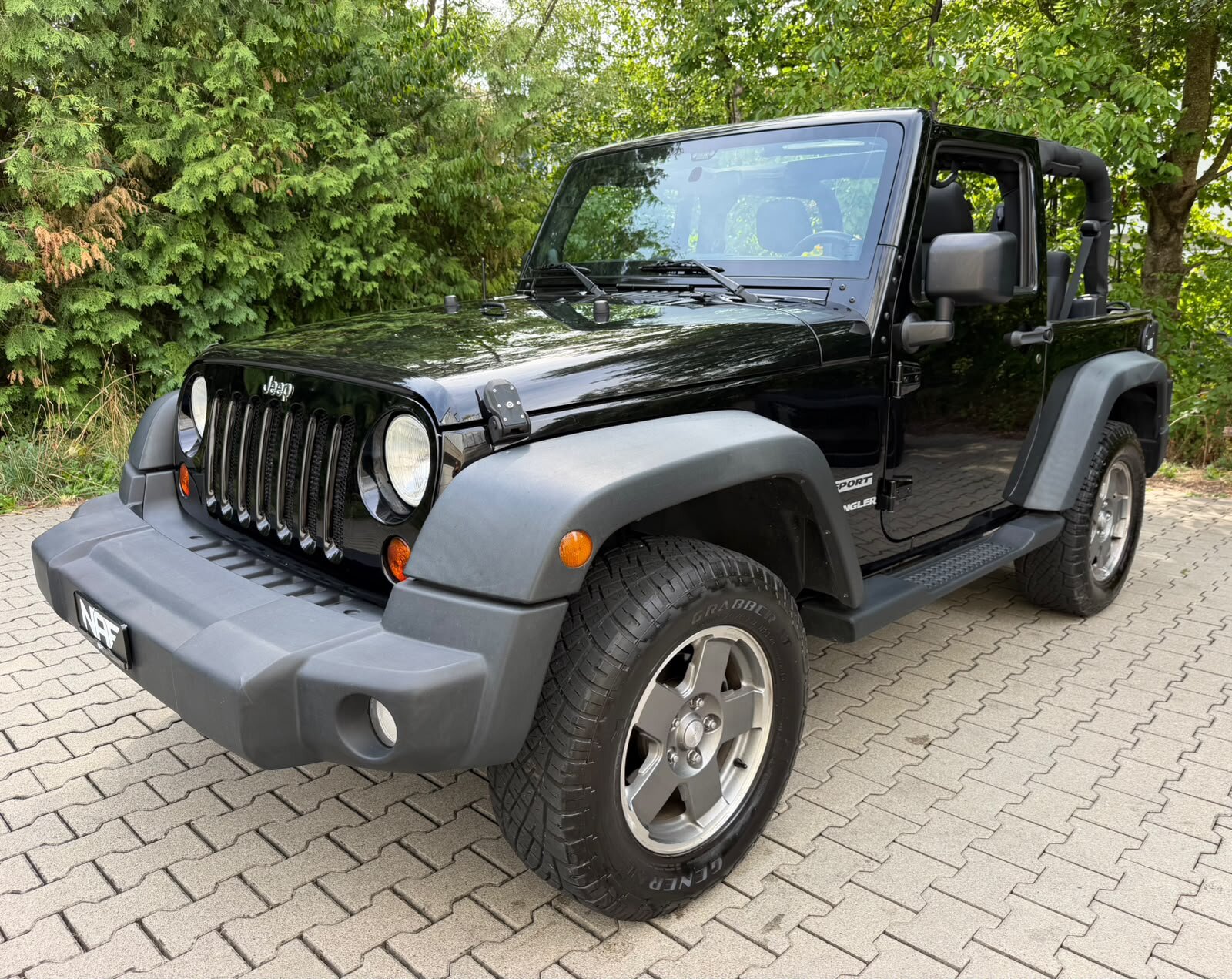 JEEP Wrangler 3.6 Sport Automatic, Petrol, Second hand / Used, Automatic - 2