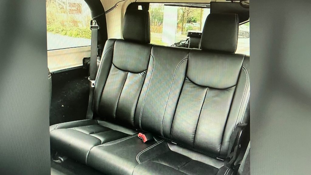 JEEP Wrangler 2.8 CRD Sahara, Diesel, Second hand / Used, Automatic - 3