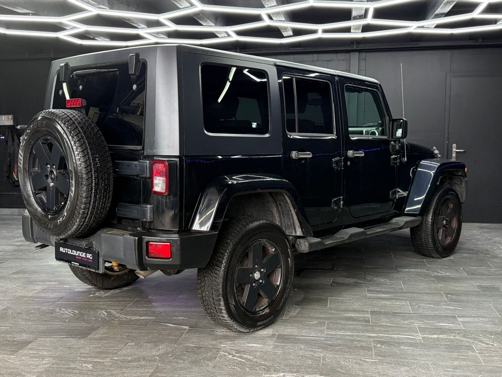 JEEP Wrangler 2.8CRD Unlimited Sahara Automatic, Diesel, Occasion / Gebraucht, Automat - 5