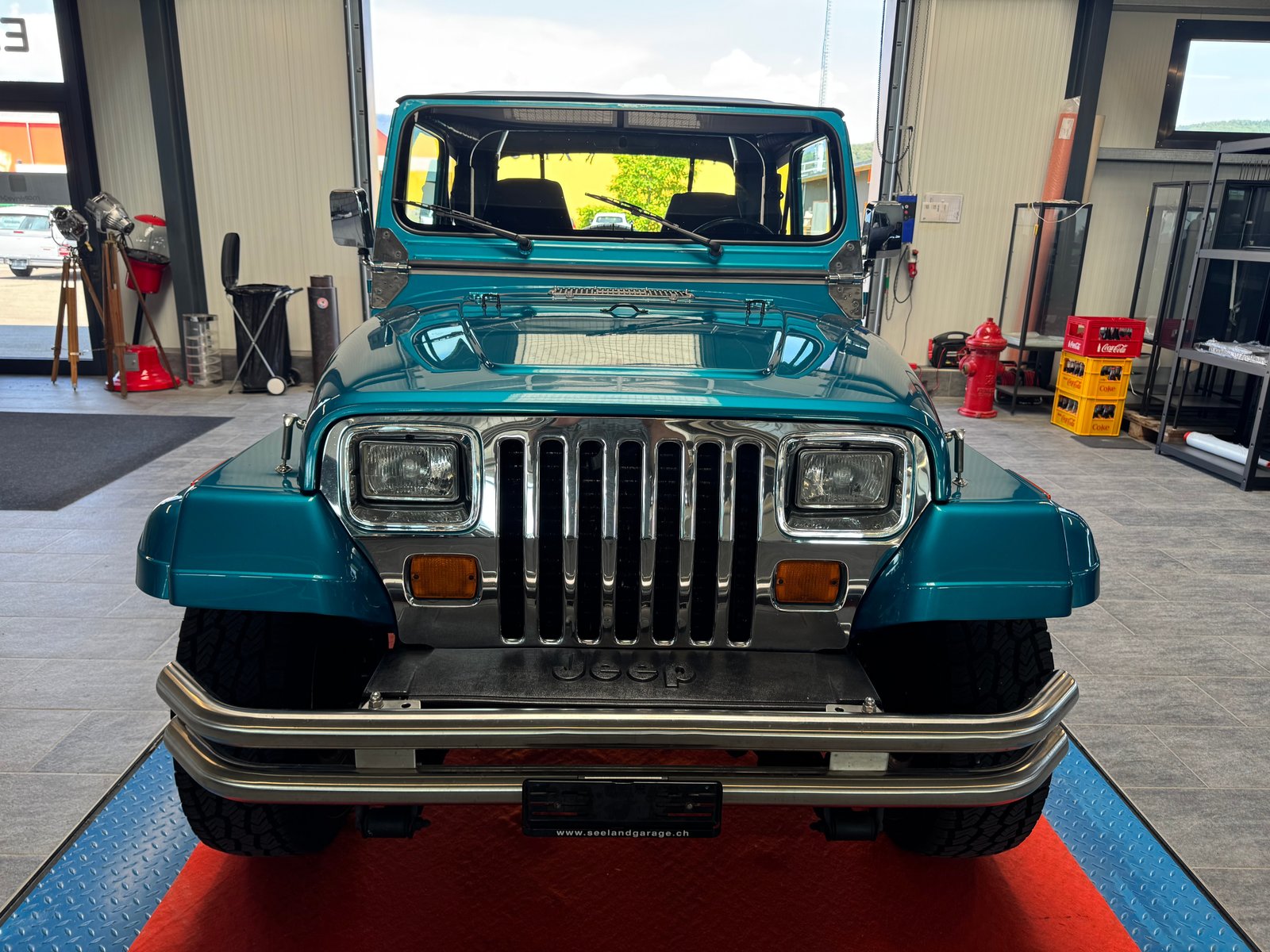 JEEP YJ, Petrol, Second hand / Used, Automatic - 2