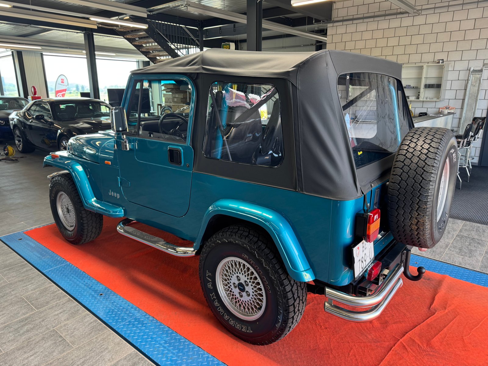 JEEP YJ, Petrol, Second hand / Used, Automatic - 6