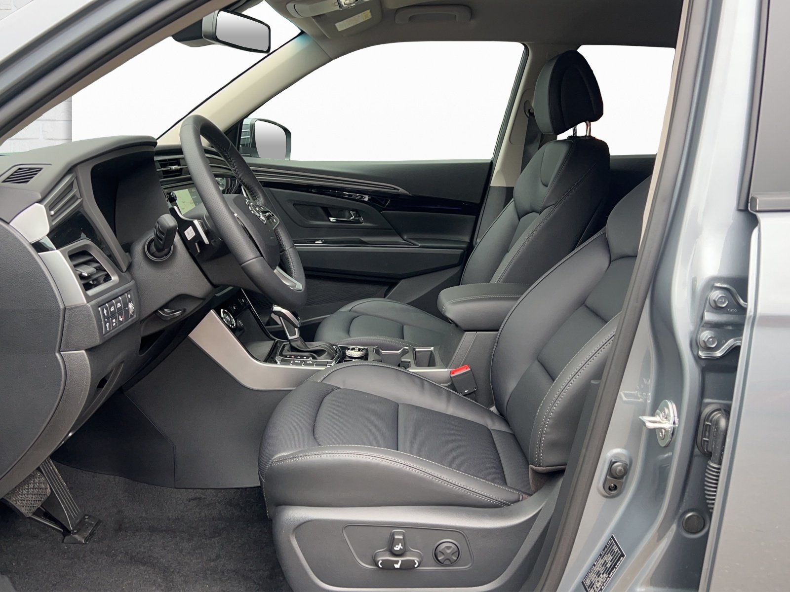 KGM-SSANGYONG Korando 1.5 T-Gdi Sapphire 4WD, Petrol, Ex-demonstrator, Automatic - 6