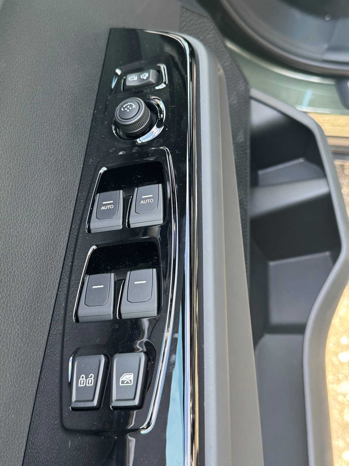 KGM-SSANGYONG Musso 80,6 kWh Platinum 4WD, Electric, New car, Automatic - 7