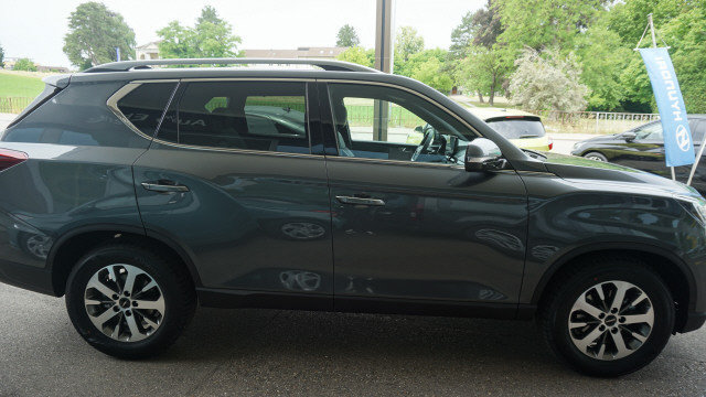 KGM-SSANGYONG Rexton 2.2 Titanium 4WD, Ex-demonstrator, Automatic - 3