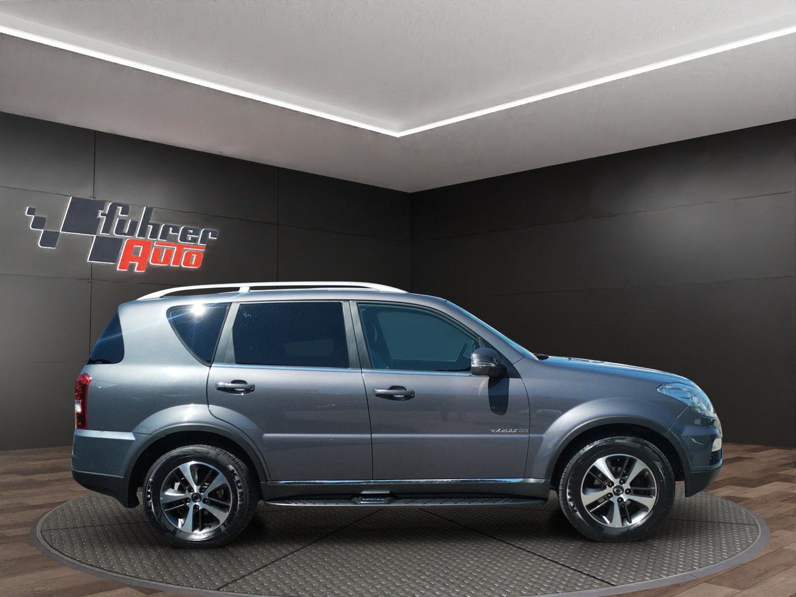 KGM-SSANGYONG Rexton W RX 220 e-XDi Executive, Diesel, Occasion / Gebraucht, Automatik - 4
