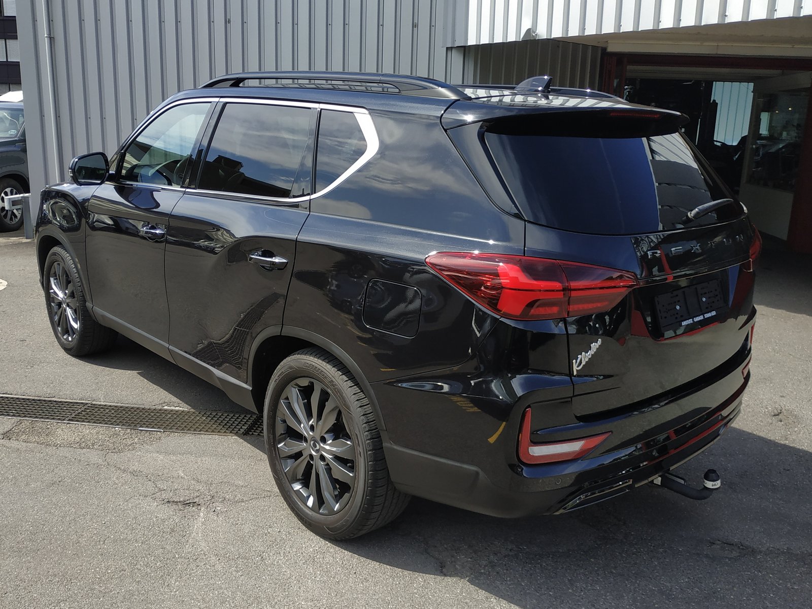 KGM-SSANGYONG Rexton 2.2 CRDi Blackline 4WD AT, Diesel, Second hand / Used, Automatic - 4