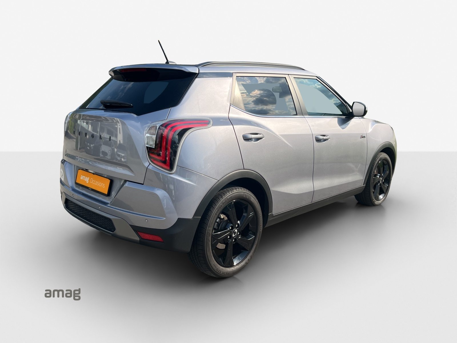 KGM-SSANGYONG Tivoli 1.5TGDI Black 4WD, Petrol, Second hand / Used, Automatic - 5