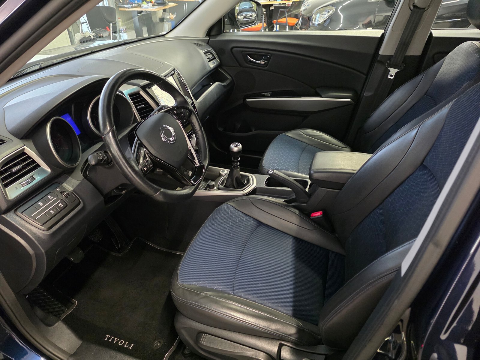 KGM-SSANGYONG Tivoli 1.6 eXDi ME Limited Edition 4WD, Diesel, Second hand / Used, Manual - 4
