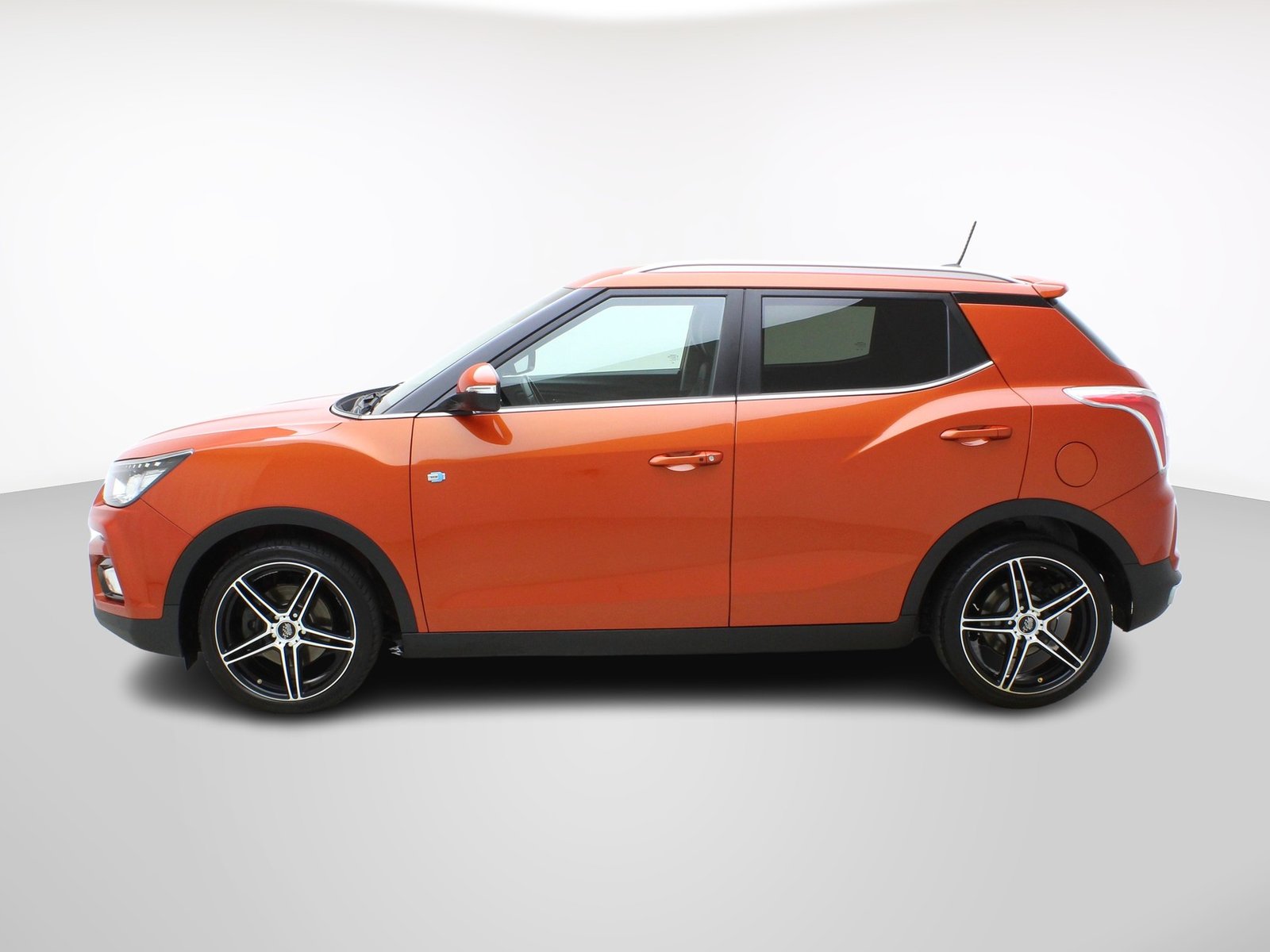 KGM-SSANGYONG Tivoli 1.6 e-XDi Sapphire 4WD, Diesel, Occasioni / Usate, Automatico - 3