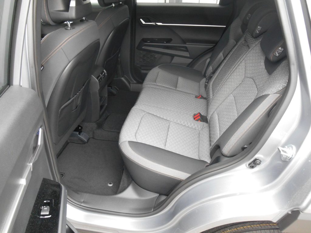 KGM-SSANGYONG TORRES EVX Bronze, Electric, Ex-demonstrator, Automatic - 6