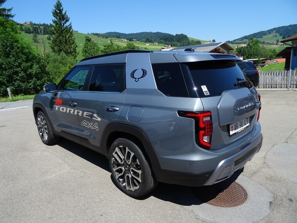 KGM-SSANGYONG Torres 1.5 T-Gdi Sapphire 4WD, Petrol, Ex-demonstrator, Automatic - 4