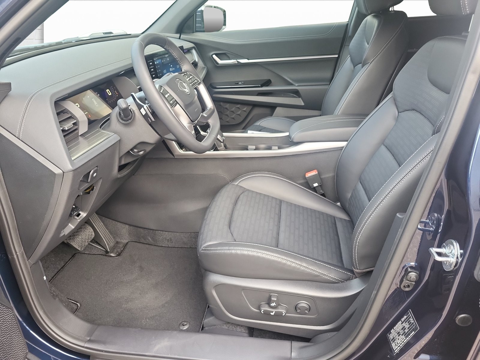 KGM-SSANGYONG Torres 1.5 T-Gdi Sapphire 4WD, Benzin, Vorführwagen, Automatik - 6